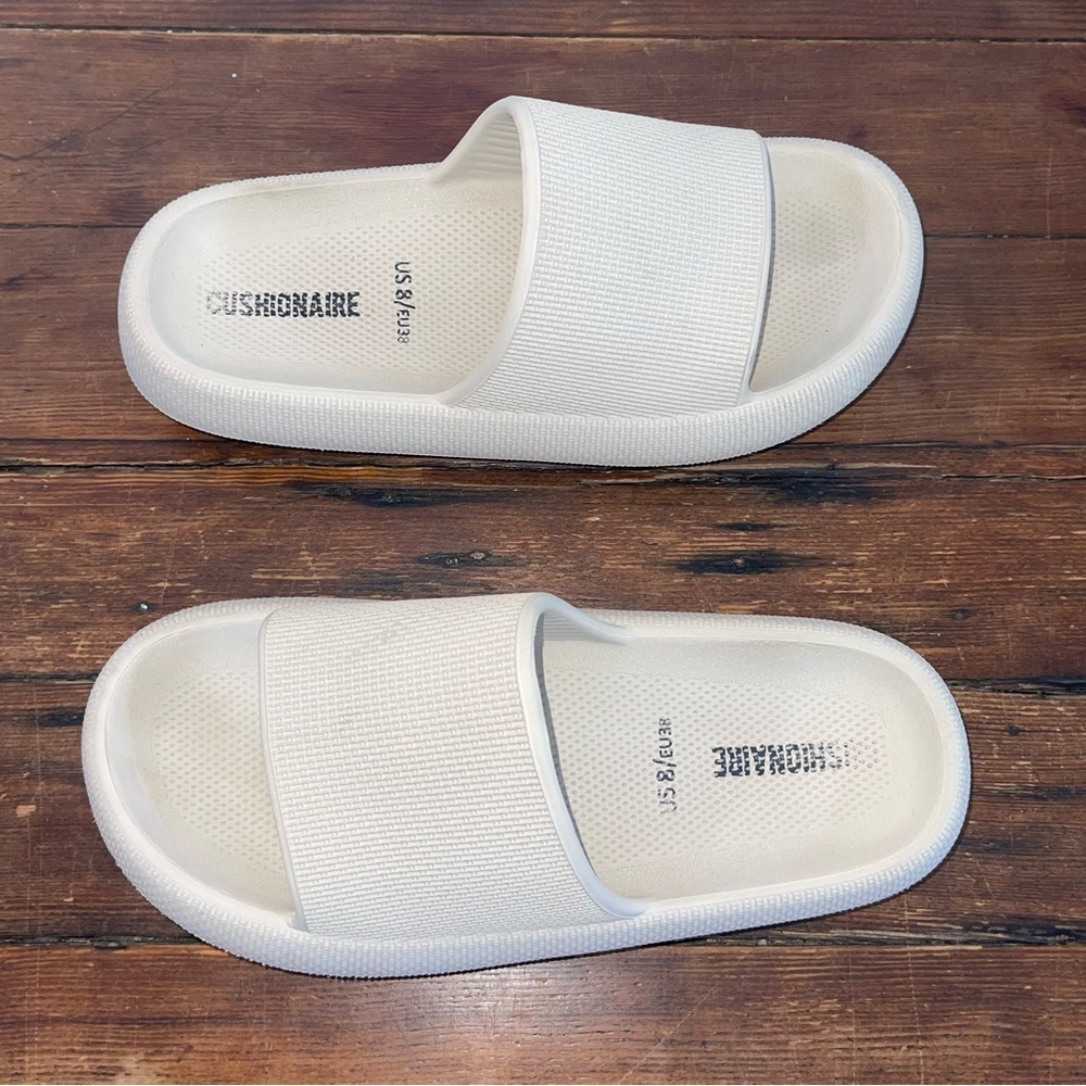 Neutral  Minimalist Sandals with Cushioned Footbed size 8